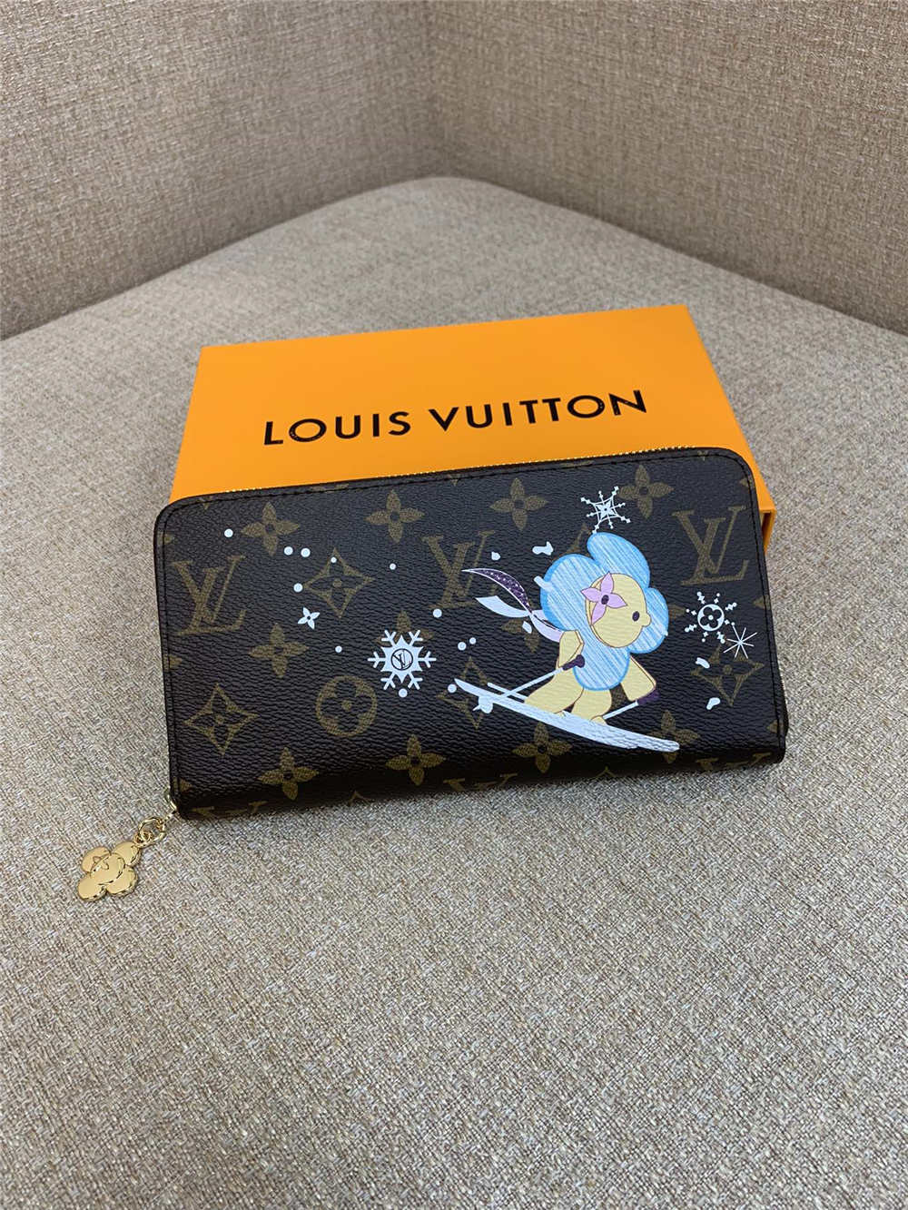 Louis Vuitton M12223  2025 new 